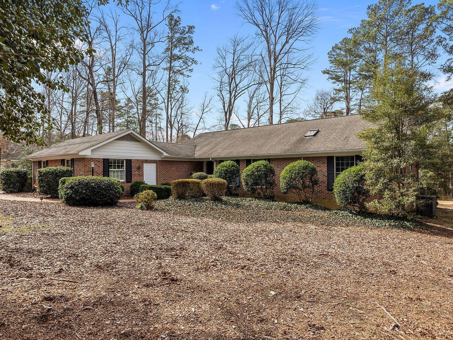 565 Chelsea Dr Sanford, NC 27332 - Thumbnail 4