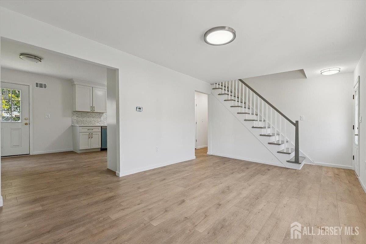 38 Lincoln Ave Colonia, NJ 07067 - Thumbnail 4