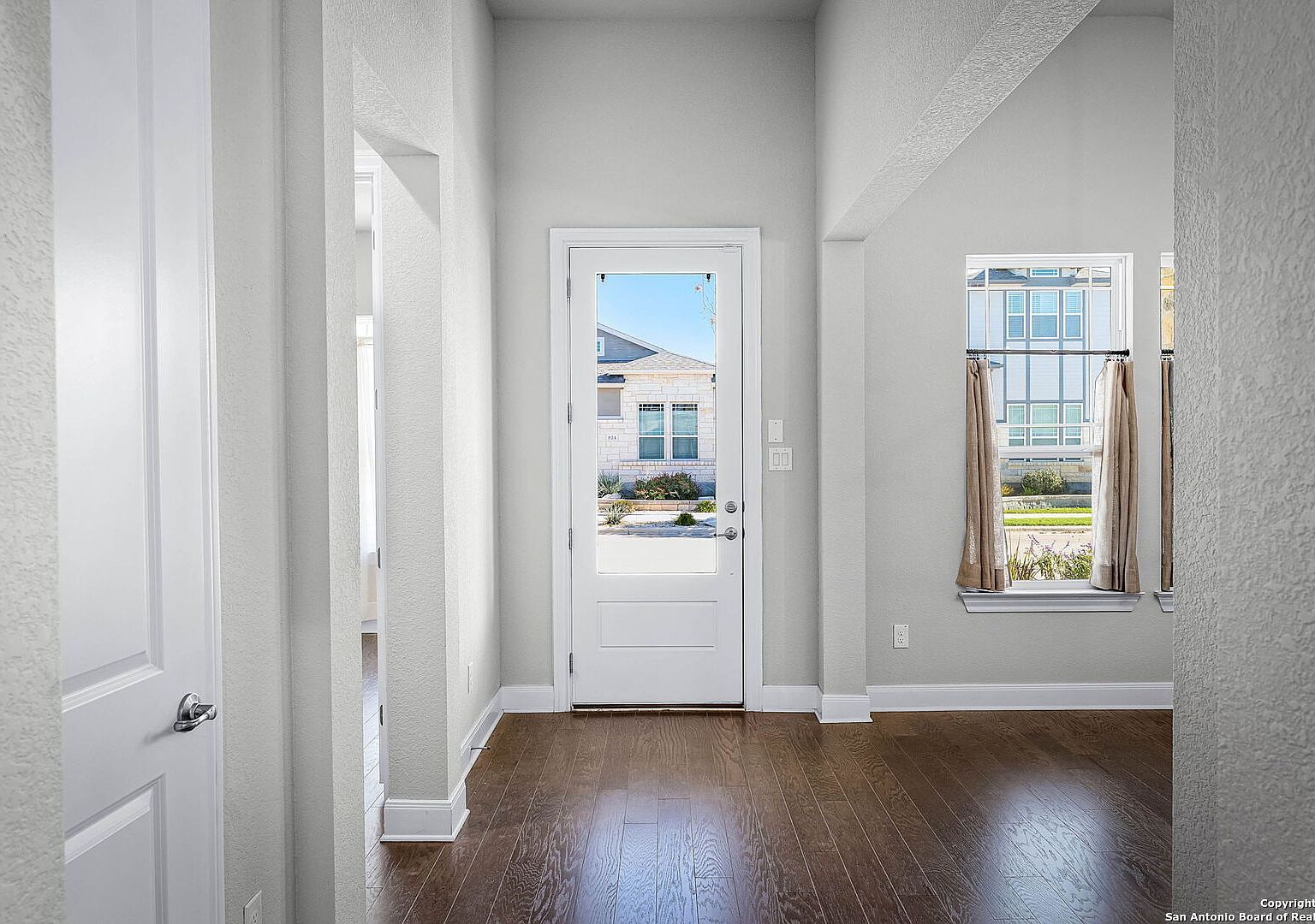 623 N Guenther Ave New Braunfels, TX 78130 - Thumbnail 4