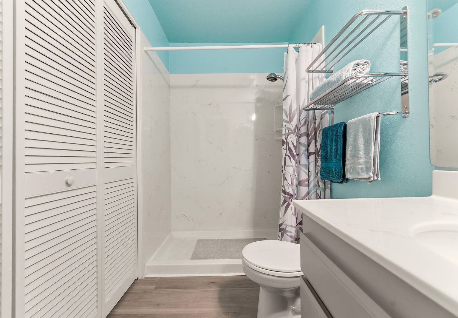 8771 Gilman Dr UNIT D La Jolla, CA 92037 - Thumbnail 4