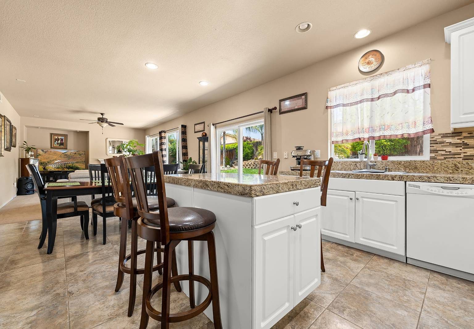 25700 Cedar River Ct Menifee, CA 92585 - Thumbnail 4