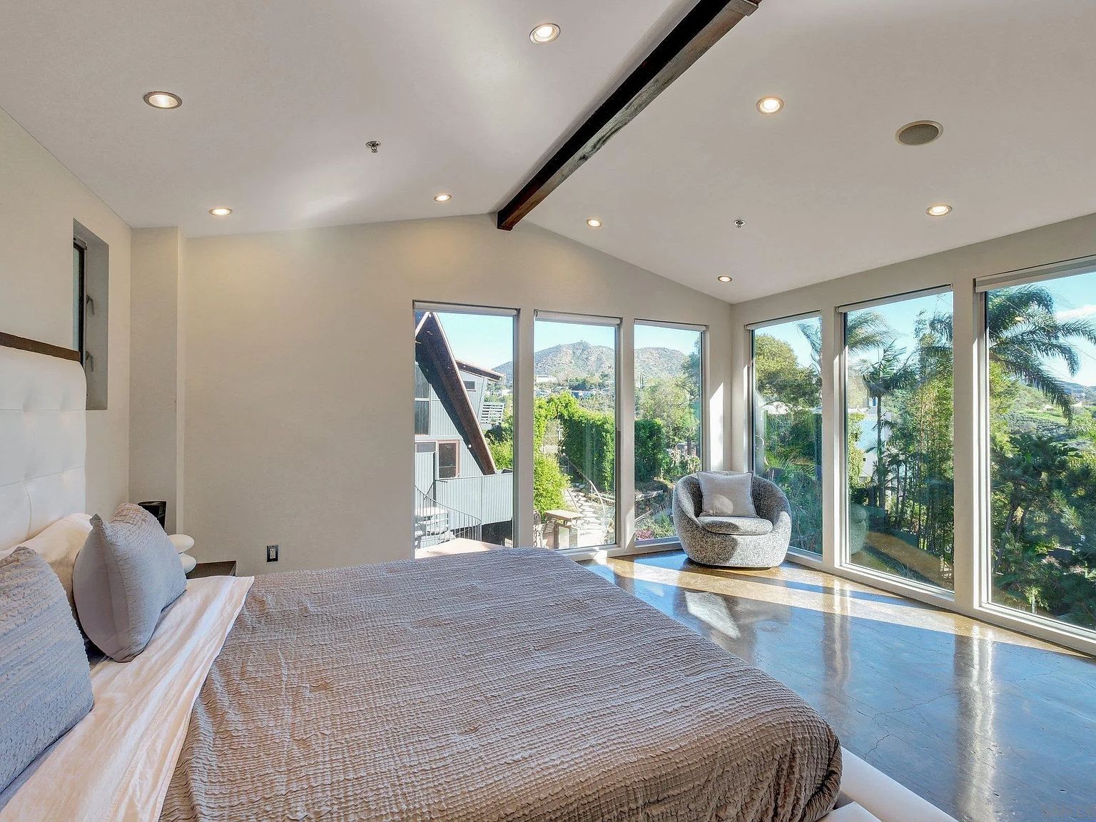 6920 Treasure Trl Los Angeles, CA 90068 - Thumbnail 4