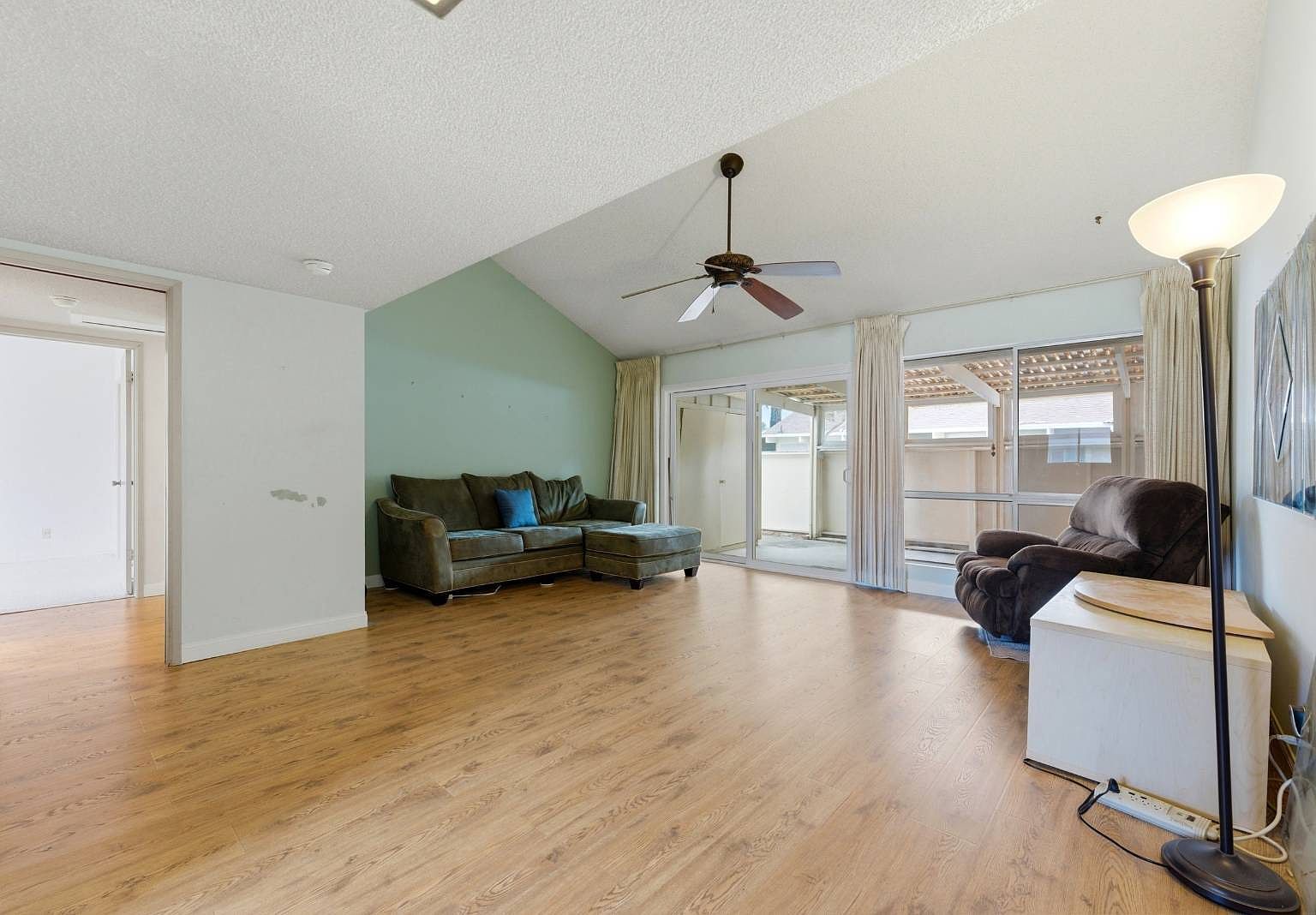 3755 Vista Campana N Unit 17 Oceanside, CA 92057 - Thumbnail 4