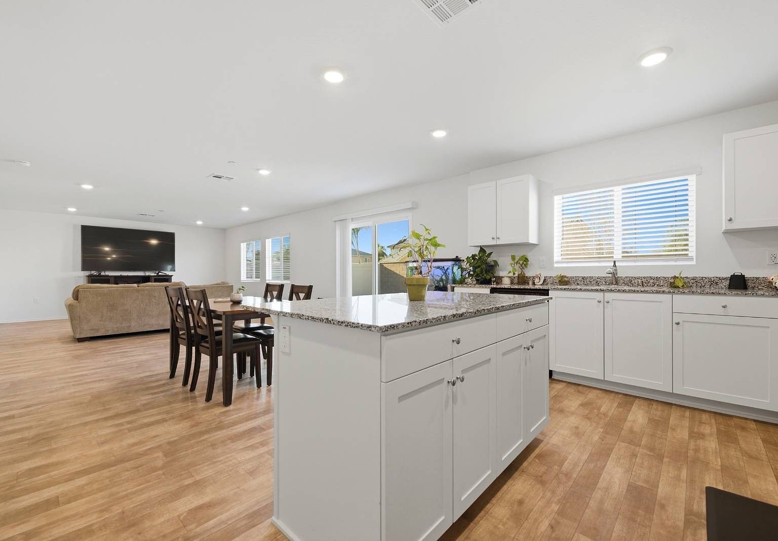 1813 Makenna St San Jacinto, CA 92582 - Thumbnail 4