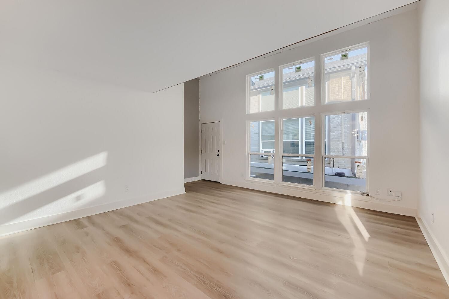 2124 Burton Dr APT 174 Austin, TX 78741 - Thumbnail 4