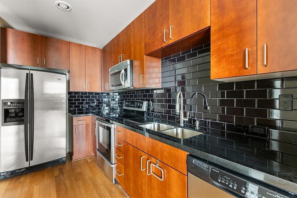 155 S Court Ave Unit 1011 Orlando, FL 32801 - Thumbnail 4