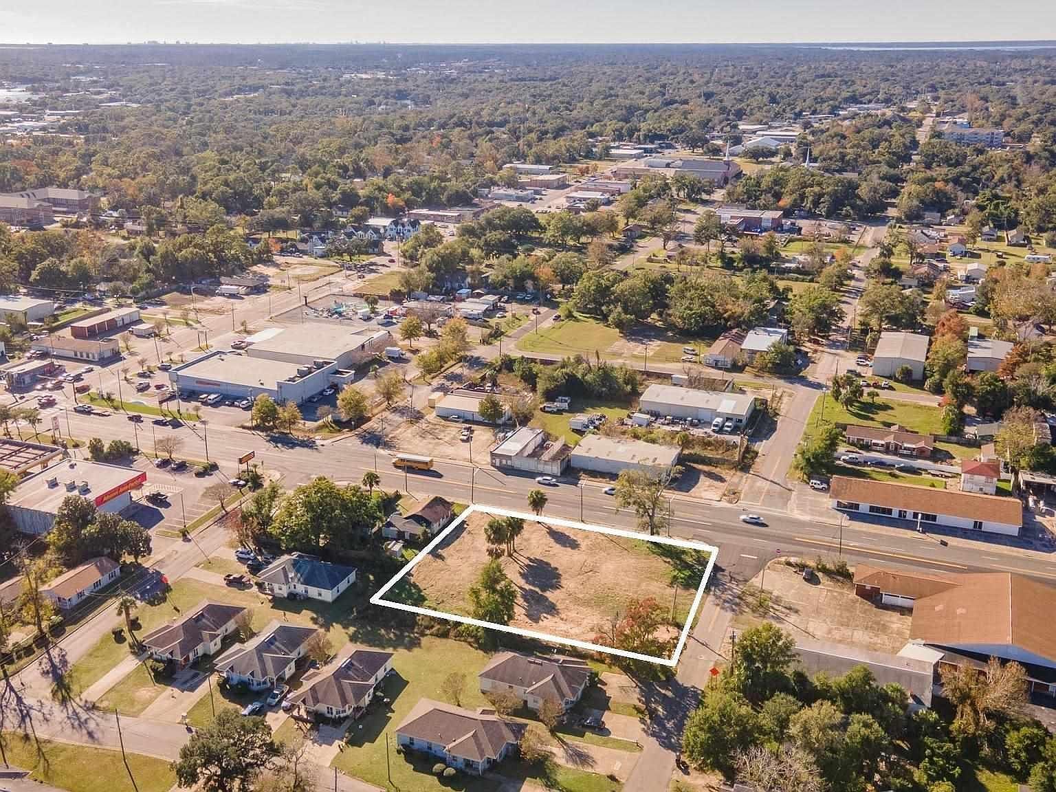 910 N Pace Blvd Pensacola, FL 32501 - Thumbnail 4