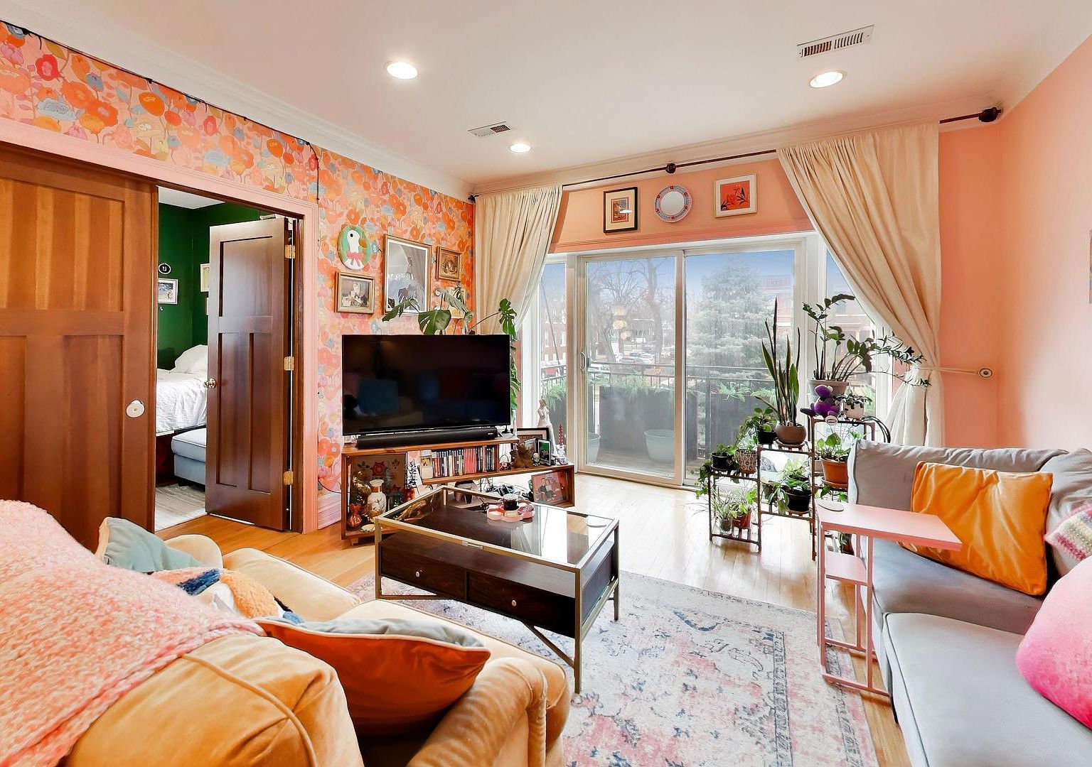 2000 W Greenleaf Ave #1 Chicago, IL 60645 - Thumbnail 4