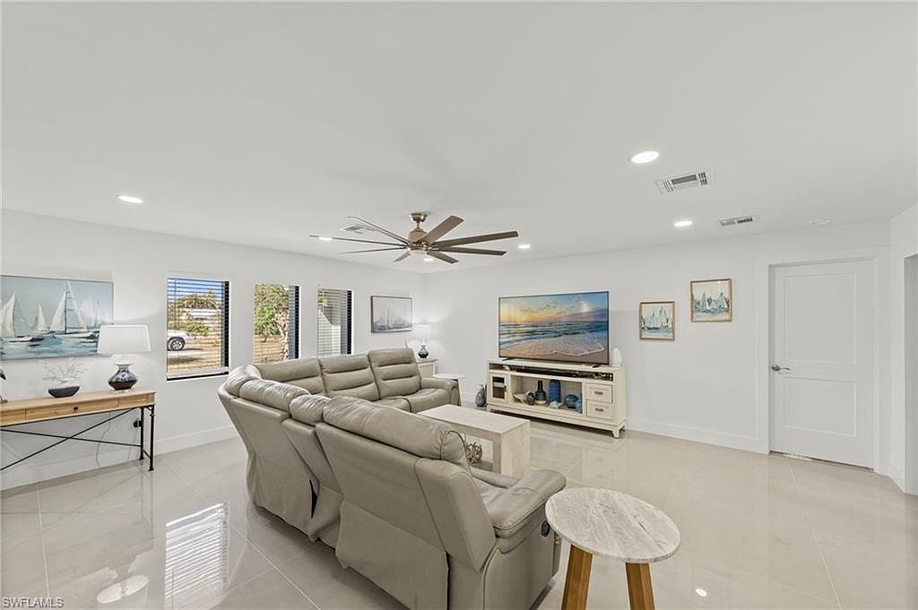 2232 Randolph Dr Fort Myers, FL 33905 - Thumbnail 4