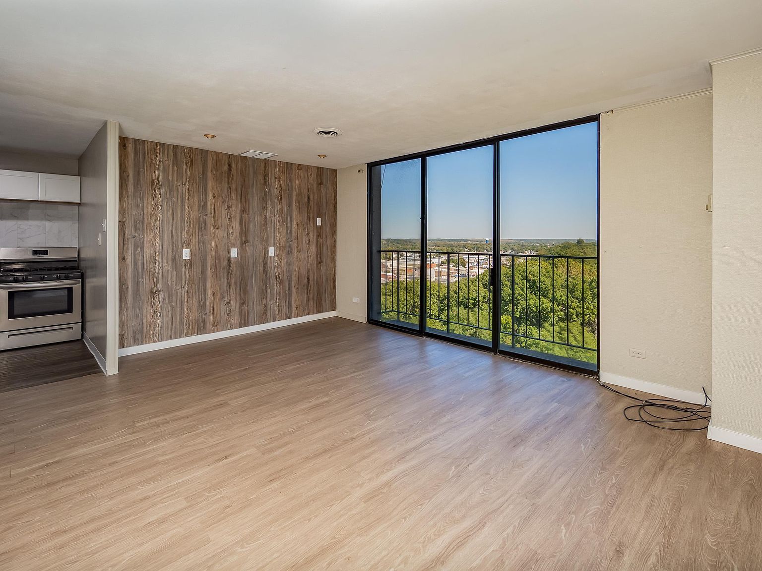 1800 7th St APT 12E East Moline, IL 61244 - Thumbnail 4