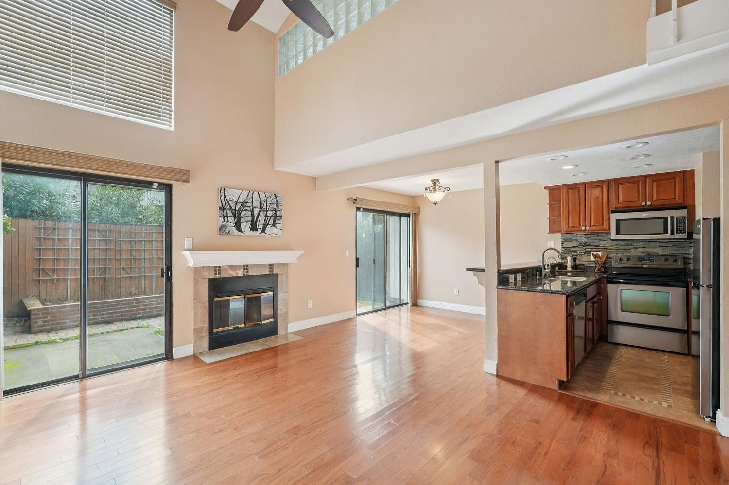 1353 Hood Rd Sacramento, CA 95825 - Thumbnail 4