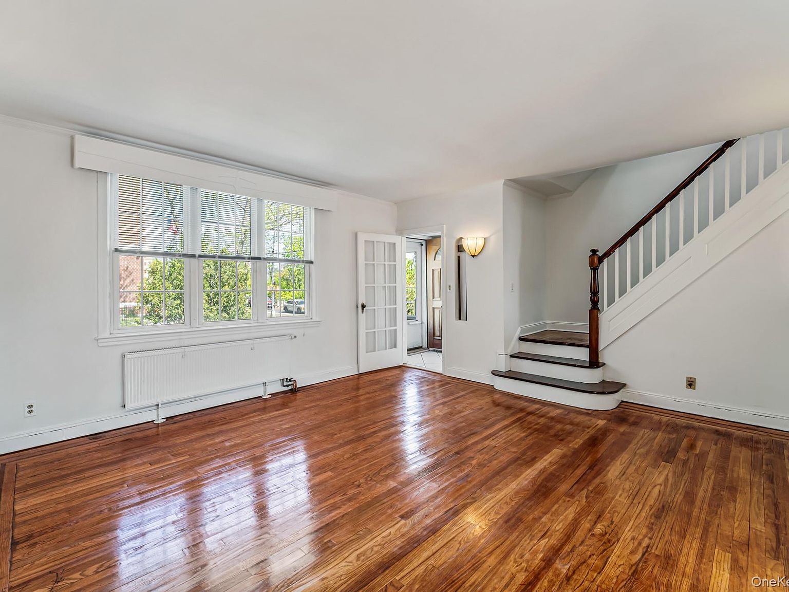 20518 33rd Ave Bayside, NY 11361 - Thumbnail 4