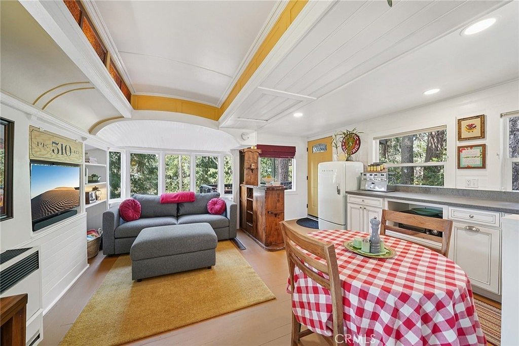 21875 Sawpit Canyon Rd Crestline, CA 92322 - Thumbnail 4