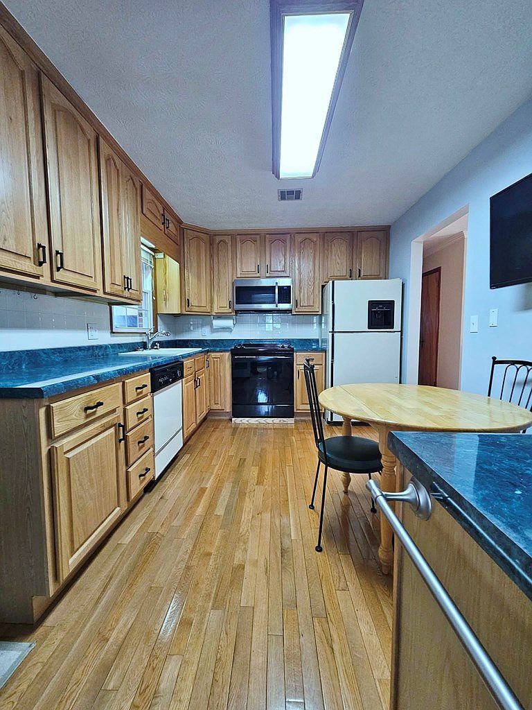 208 Shade Tree Cres Princeton, WV 24739 - Thumbnail 4