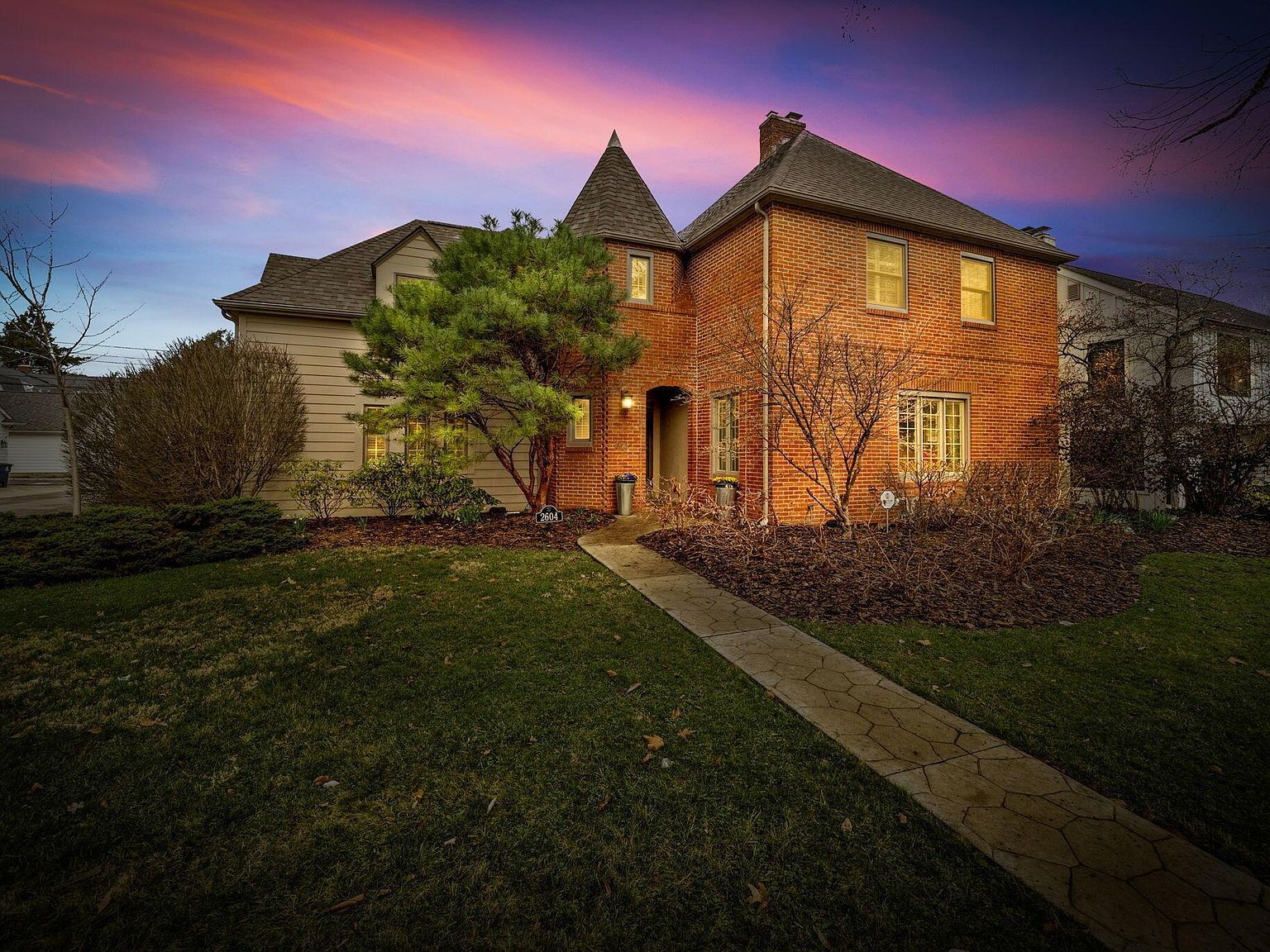 2604 Sherwood Rd Columbus, OH 43209 - Thumbnail 4