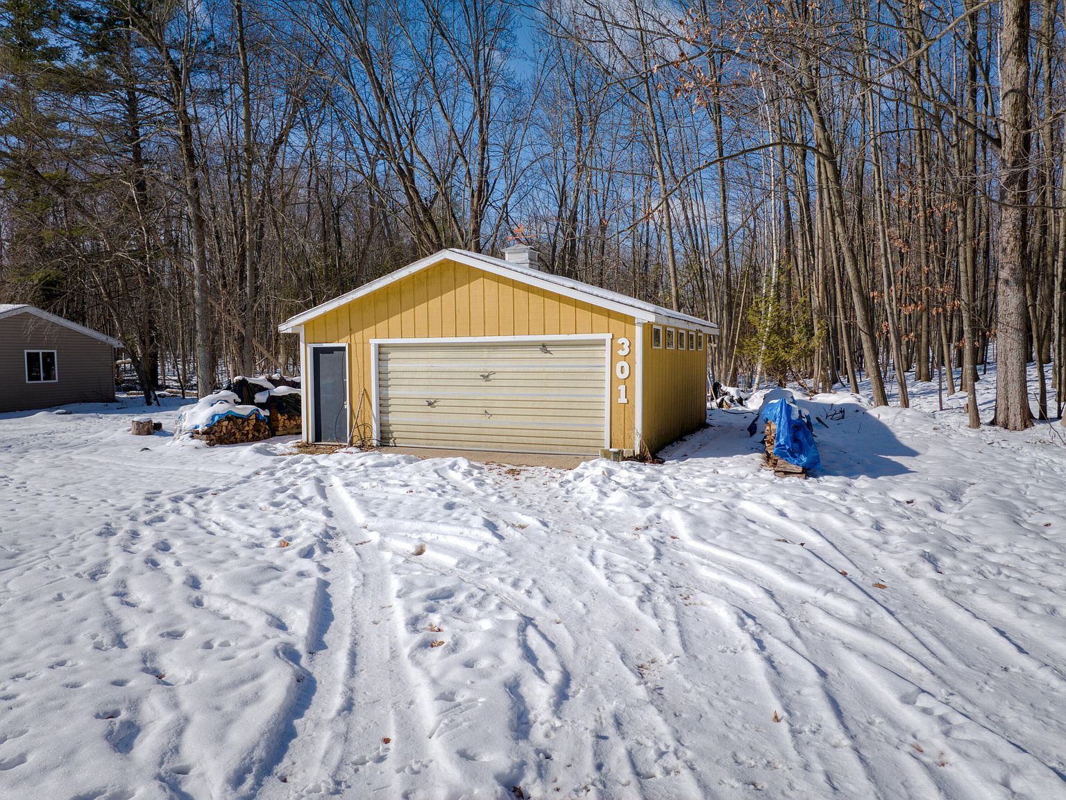 301 Shady Ln Six Lakes, MI 48886 - Thumbnail 4