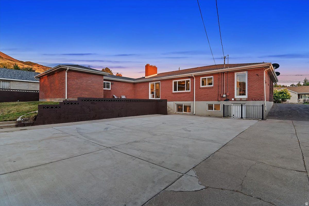555 E Pages Ln Centerville, UT 84014 - Thumbnail 4