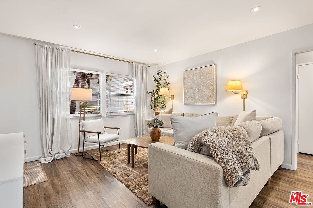 5827 Bowcroft St Unit 2 Los Angeles, CA 90016 - Thumbnail 4