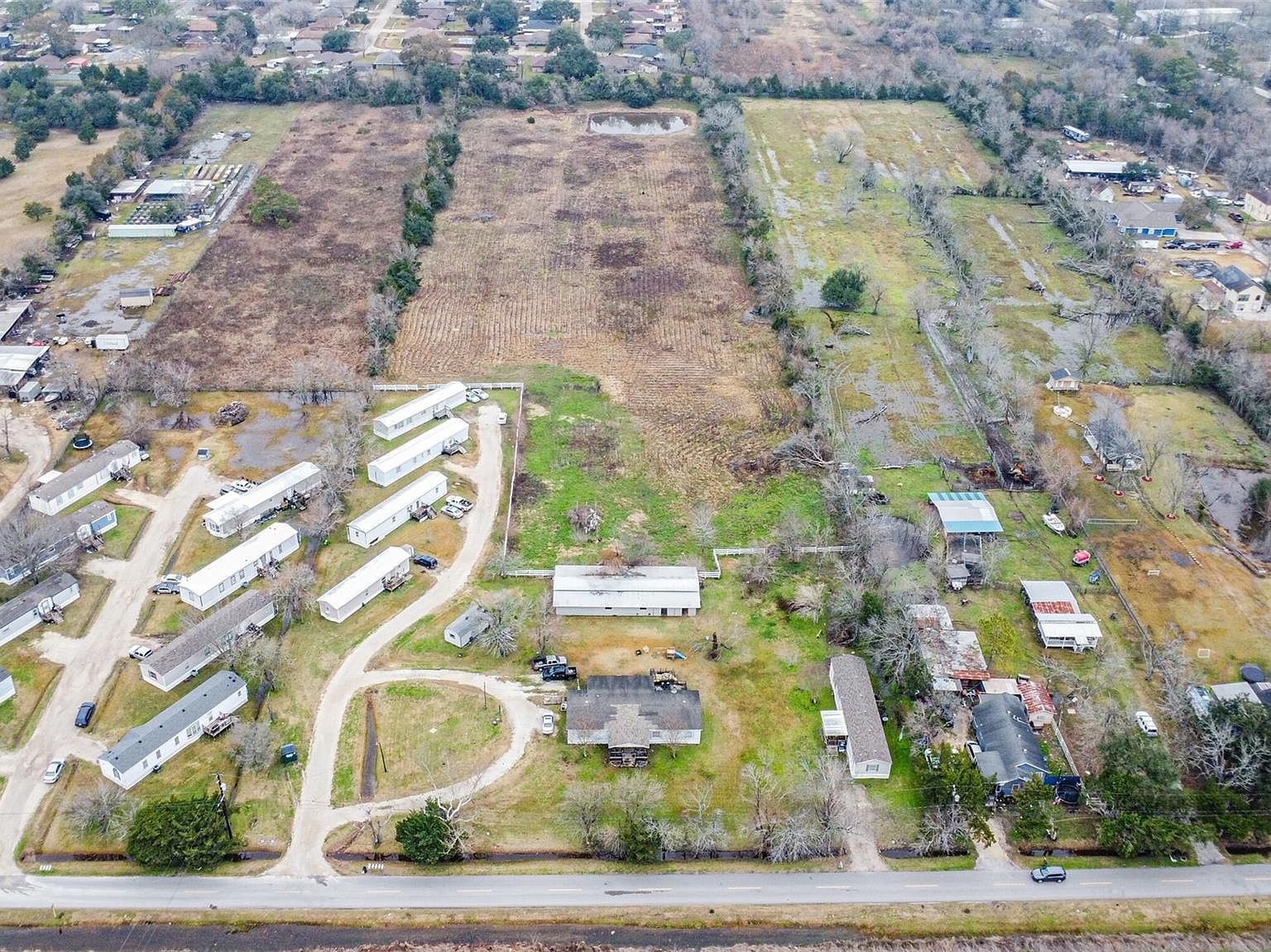 1300 N Battlebell Rd Highlands, TX 77562 - Thumbnail 4