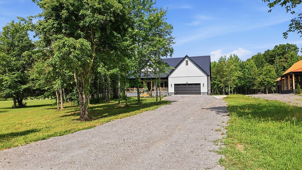 698 Dearman St Smithville, TN 37166 - Thumbnail 4