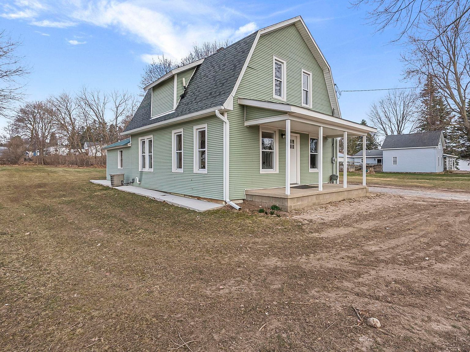 222 S Pine St Mc Bain, MI 49657 - Thumbnail 4