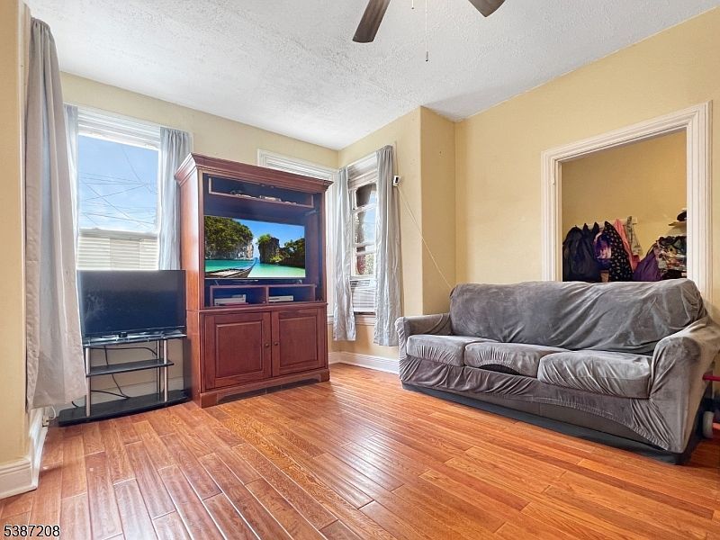 63 Harris St Phillipsburg, NJ 08865 - Thumbnail 4