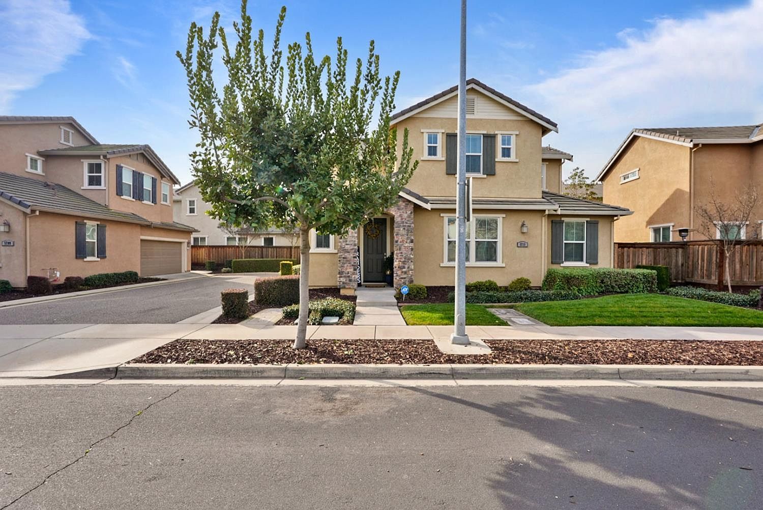 5713 Antique Rose Way Riverbank, CA 95367 - Thumbnail 4