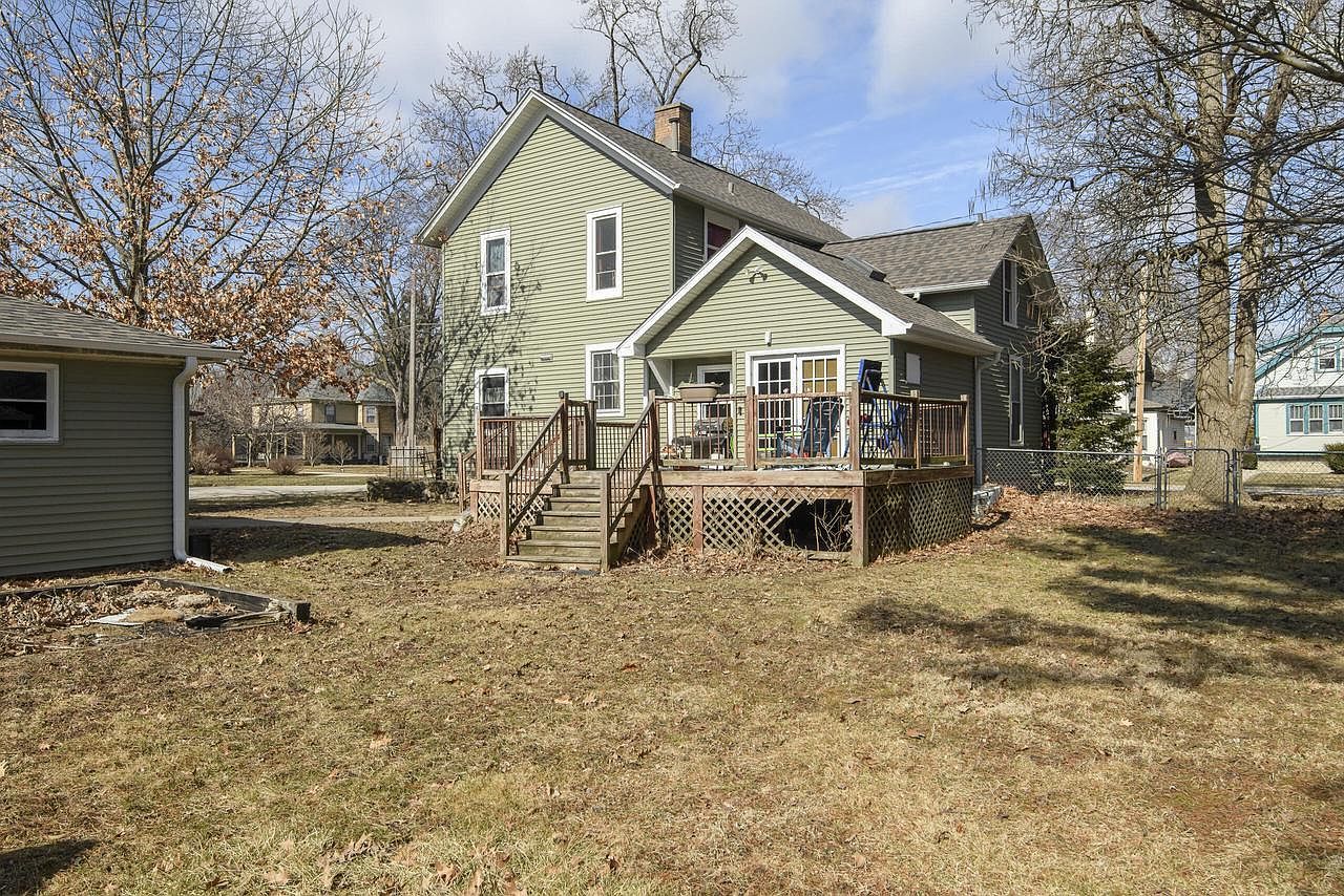 471 W South St Oconomowoc, WI 53066 - Thumbnail 4