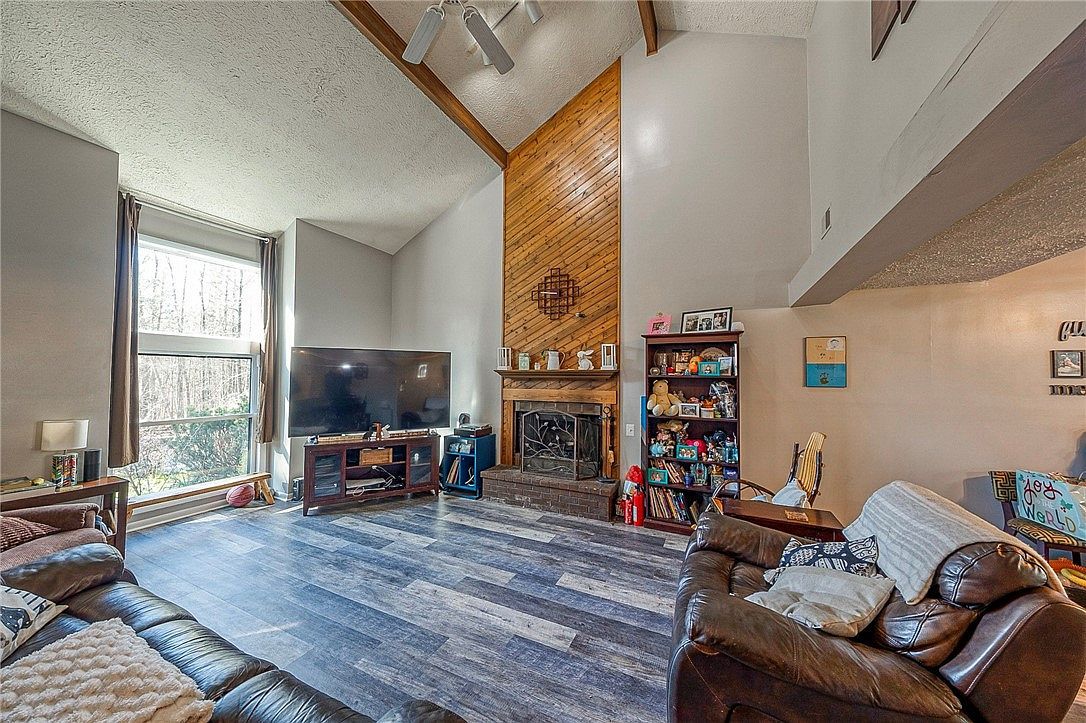 1917 Oneida Valley Rd Karns City, PA 16041 - Thumbnail 4