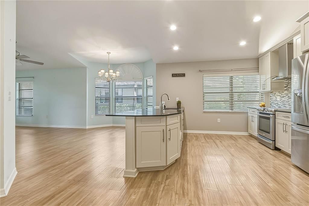 1696 Nash Ct Dunedin, FL 34698 - Thumbnail 4