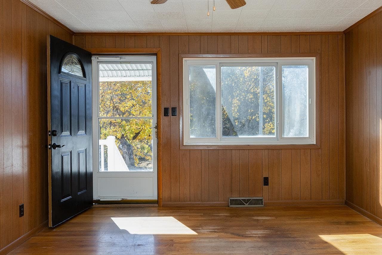 556 E Gay St Harrisonburg, VA 22802 - Thumbnail 4