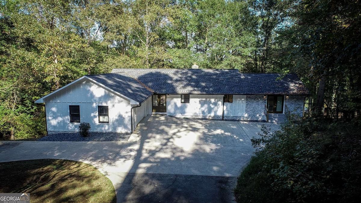 250 Harbor Heights Cir Lavonia, GA 30553 - Thumbnail 4