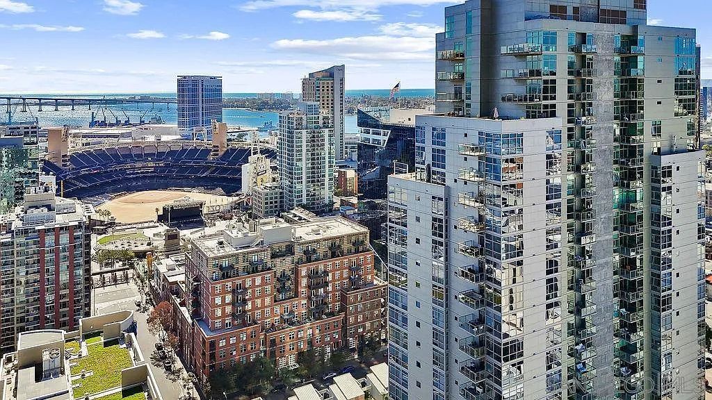 800 The Mark Ln Unit 2104 San Diego, CA 92101 - Thumbnail 4