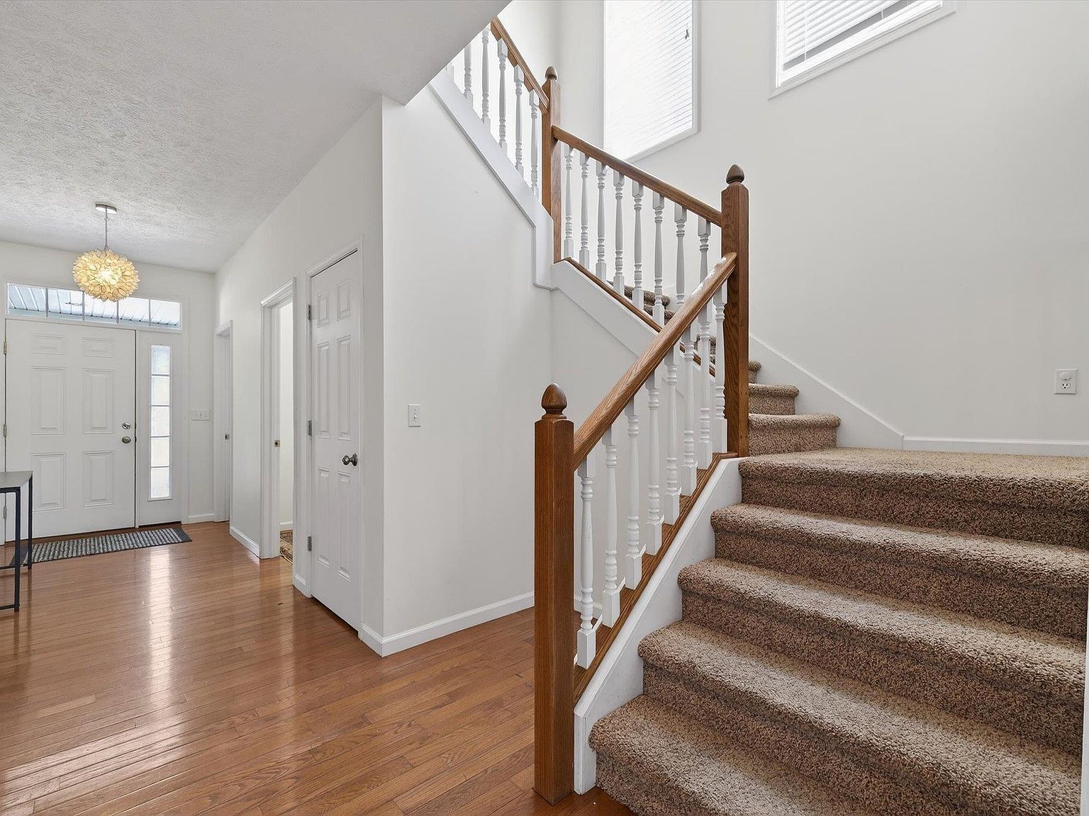 1982 E Cheyanne Ln Bloomington, IN 47401 - Thumbnail 4