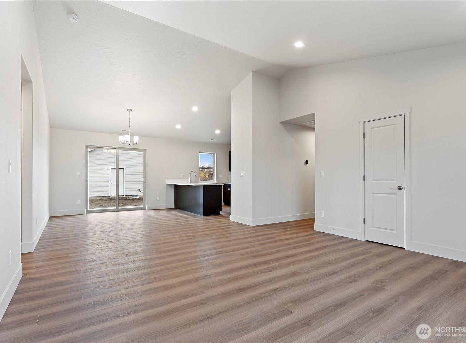 202 N Sandy Loop Moses Lake, WA 98837 - Thumbnail 4