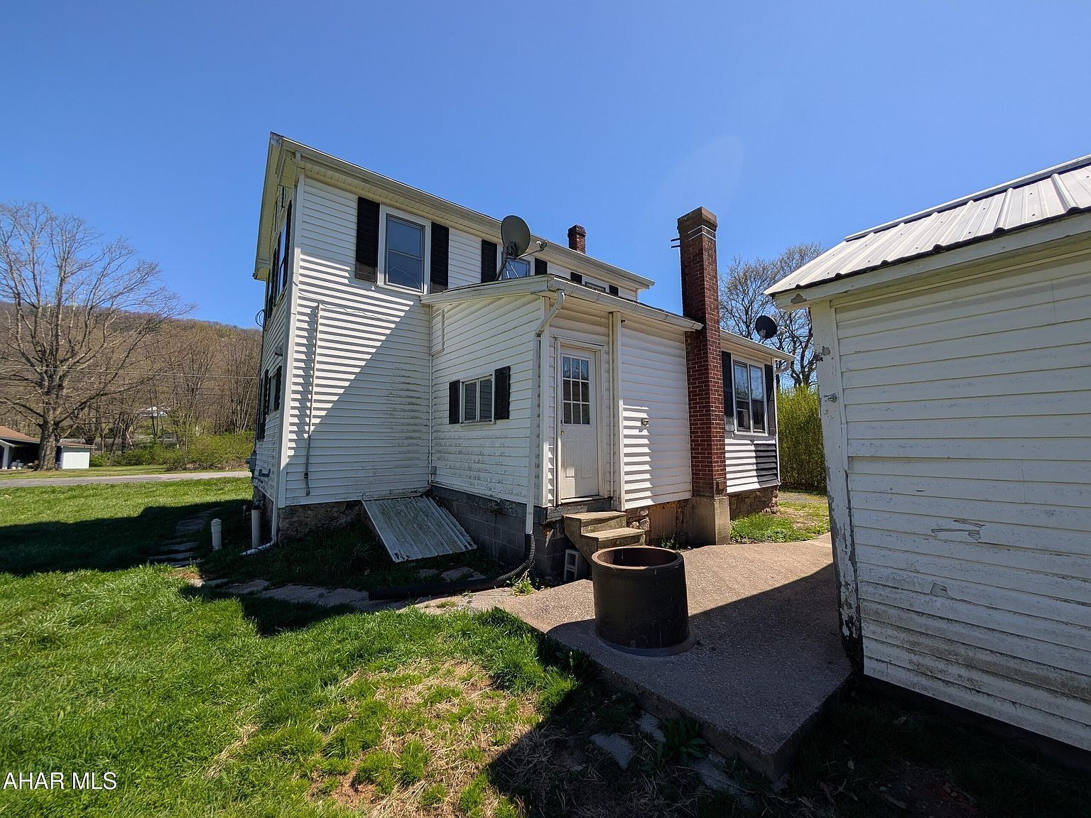 2057 Everett Rd East Freedom, PA 16637 - Thumbnail 4
