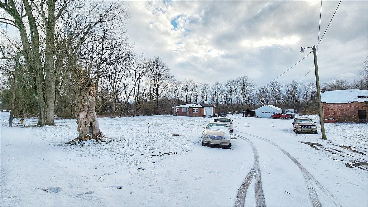 3348 E Main St Hillsville, PA 16132 - Thumbnail 4