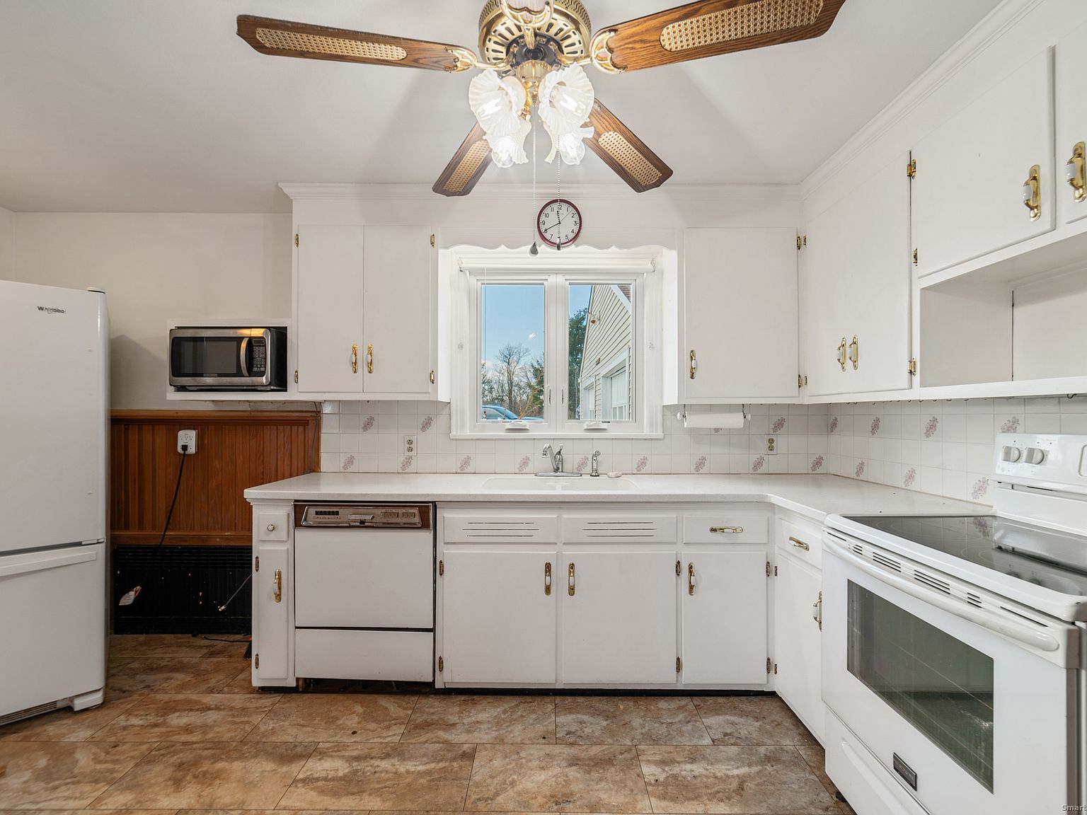 349 Amity Rd Bethany, CT 06524 - Thumbnail 4