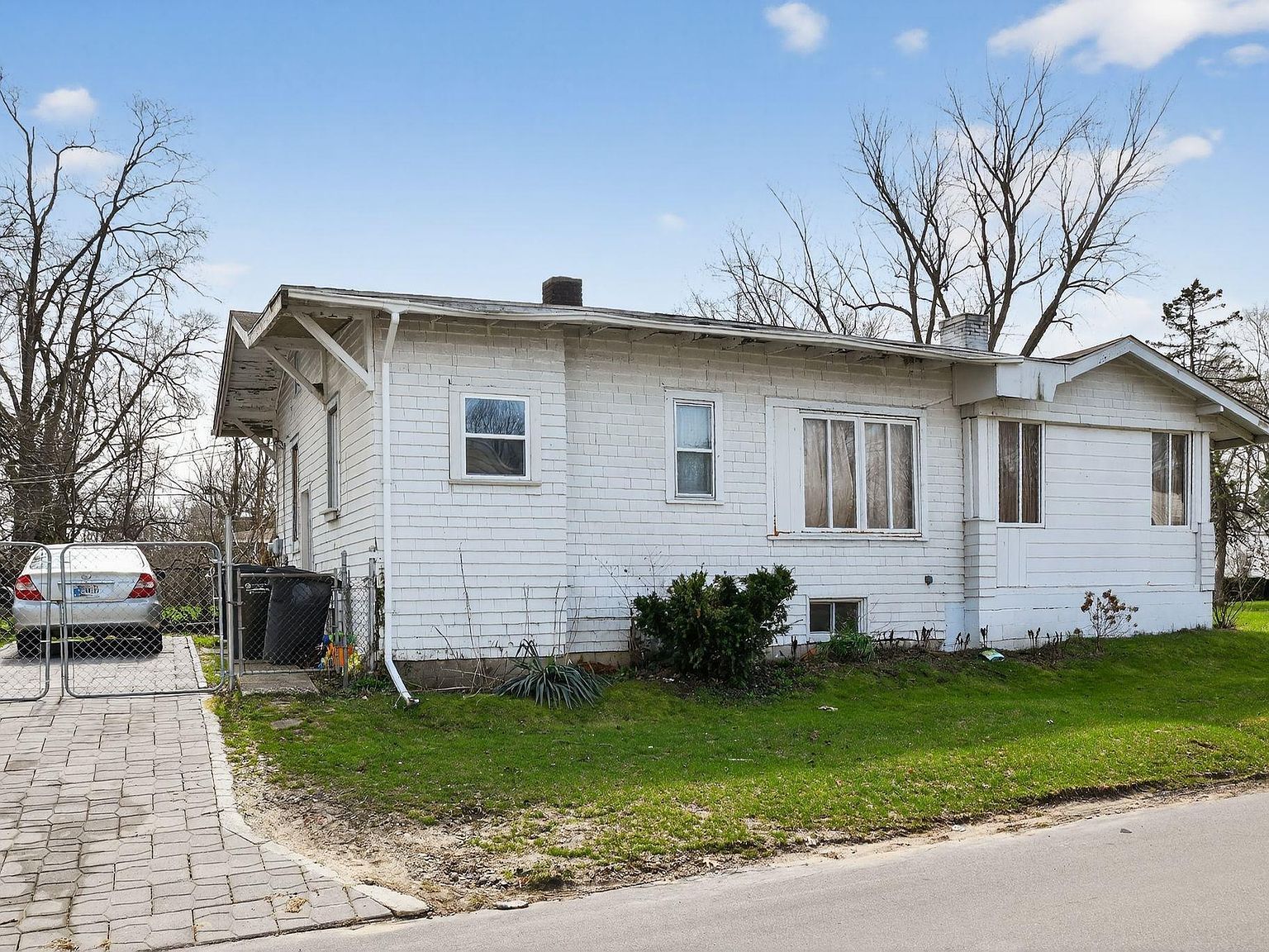 1526 N Olive St South Bend, IN 46628 - Thumbnail 4