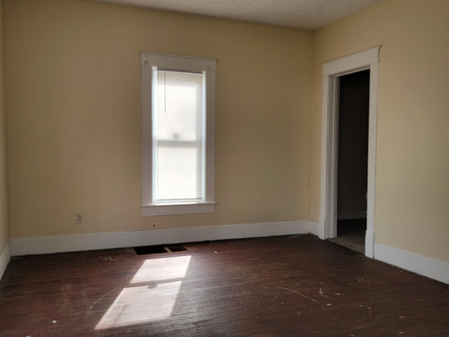 625 S Courtland Ave Kokomo, IN 46901 - Thumbnail 4