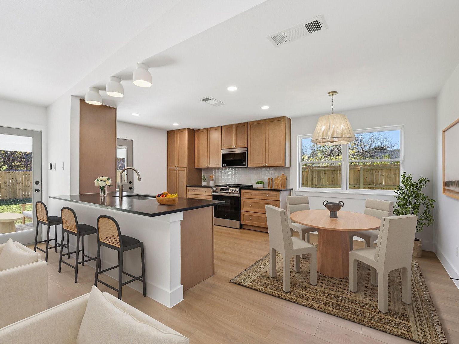 10424 Quail Ridge Dr Austin, TX 78758 - Thumbnail 4