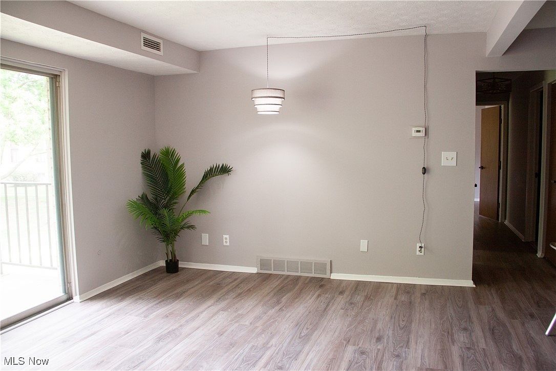 16475 Heather Ln #S202 Middleburg Heights, OH 44130 - Thumbnail 4