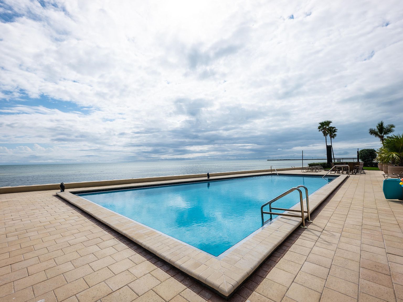 1616 Atlantic Blvd APT 3 Key West, FL 33040 - Thumbnail 4