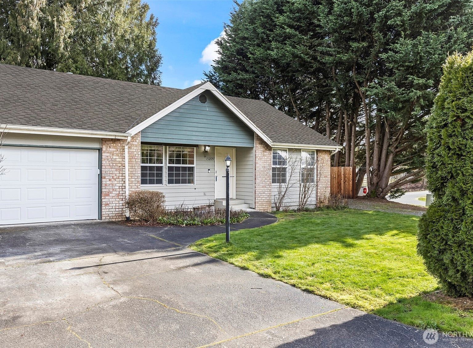 15207-15209 95th Avenue Ct E Puyallup, WA 98373 - Thumbnail 4