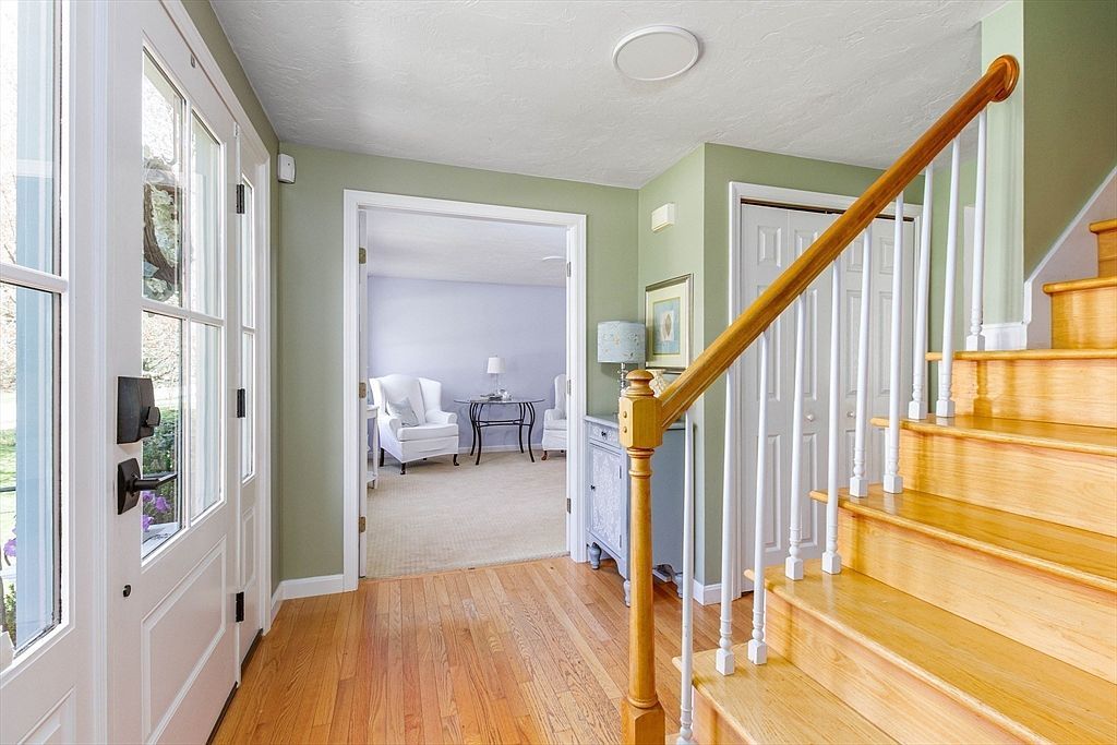 22 Dogwood Ln Medway, MA 02053 - Thumbnail 4