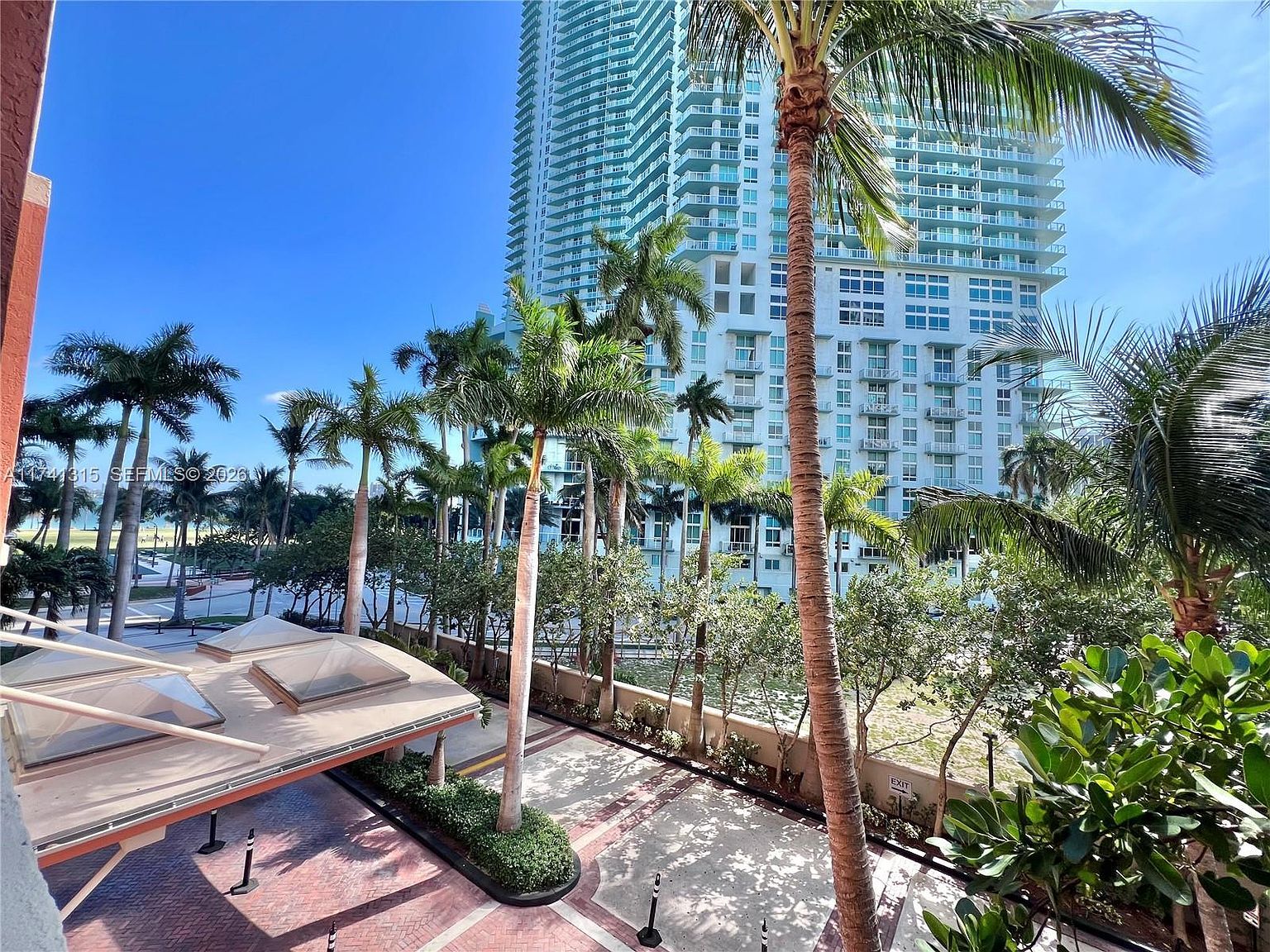 2000 N Bayshore Dr APT 304 Miami, FL 33137 - Thumbnail 4