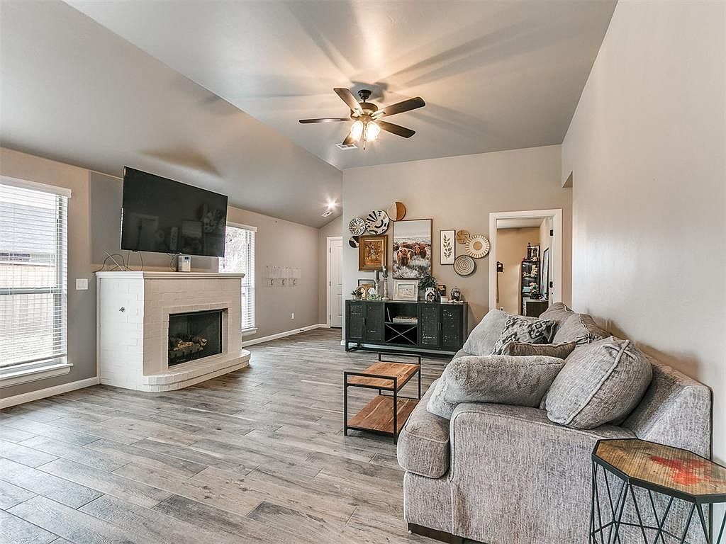 792 Harrison St Harrah, OK 73045 - Thumbnail 4