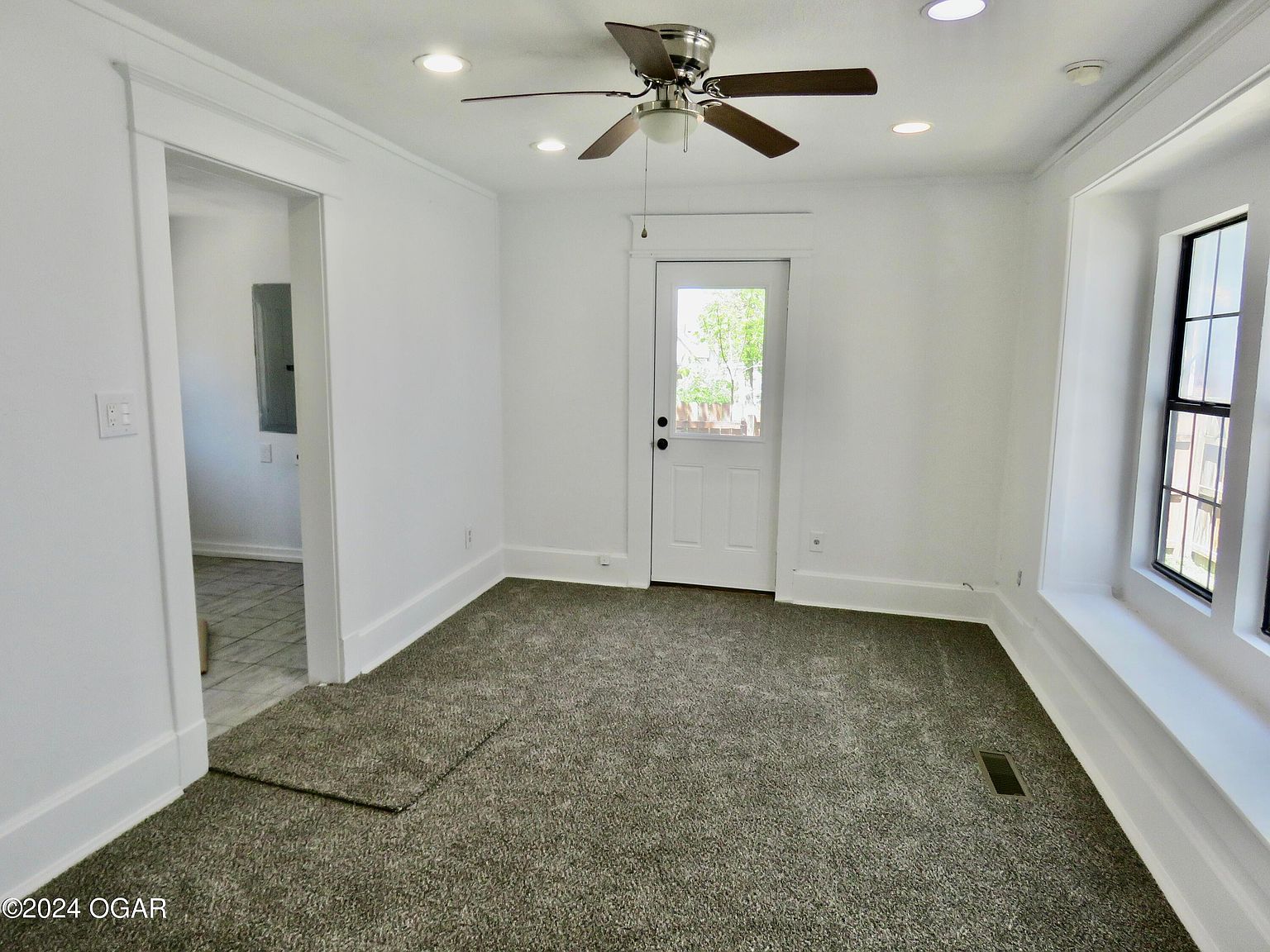 811 W 6th St Joplin, MO 64801 - Thumbnail 4