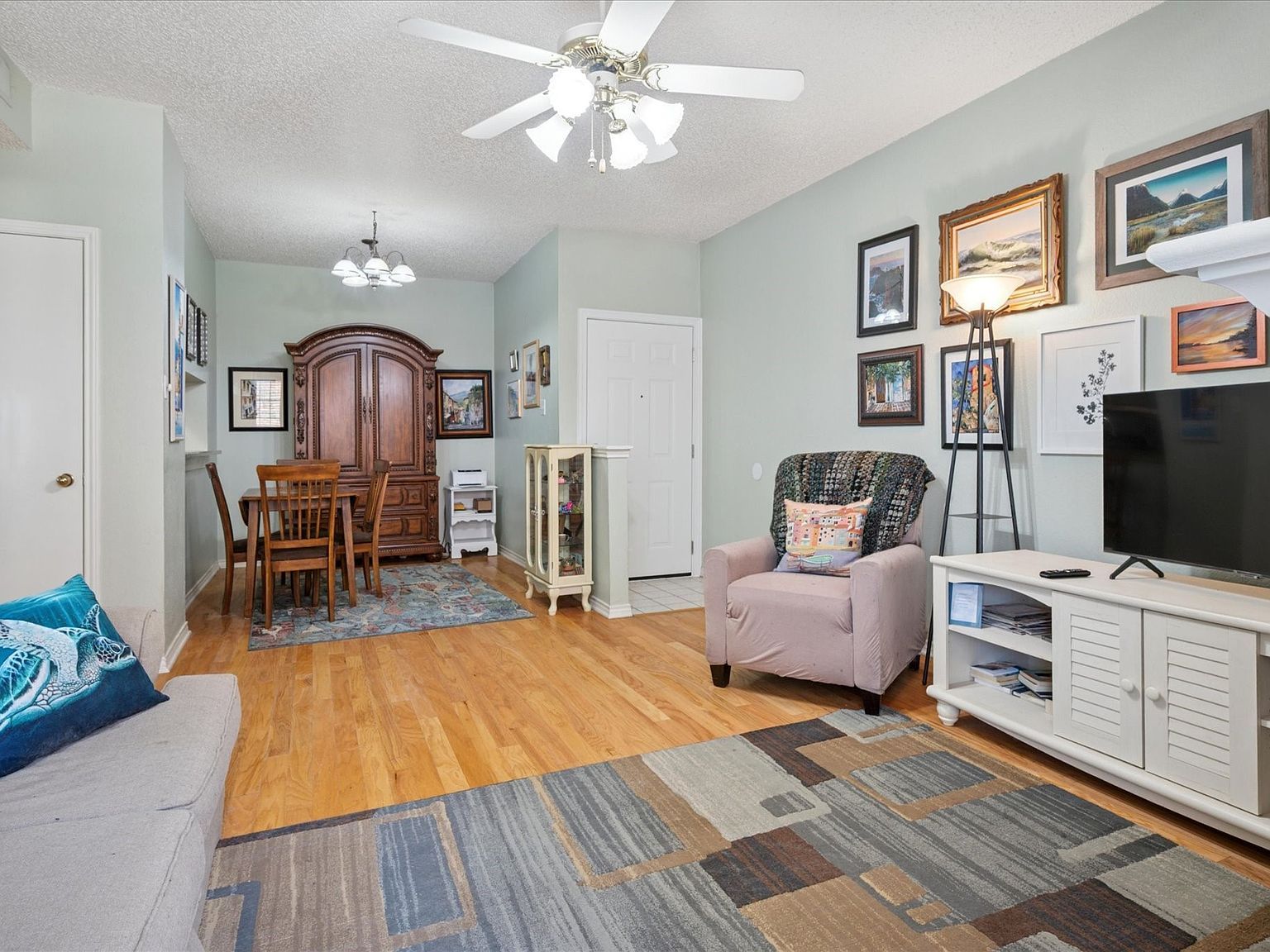 1601 Marsh Ln APT 208 Carrollton, TX 75006 - Thumbnail 4