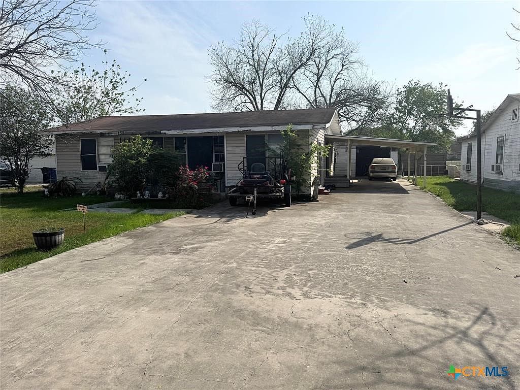 137 N Kowald Ln New Braunfels, TX 78130 - Thumbnail 4